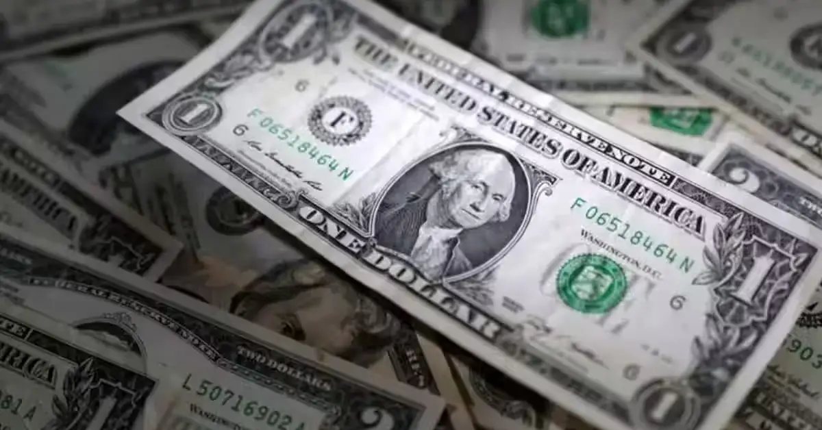 Pound Sterling Weakens Amid Rising